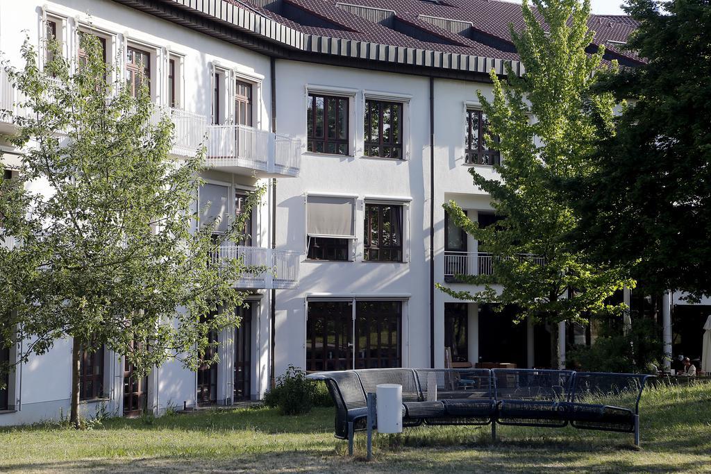 Tagungs- Und Bildungszentrum Steinbach/Taunus シュタインバッハ・アム・タウヌス エクステリア 写真