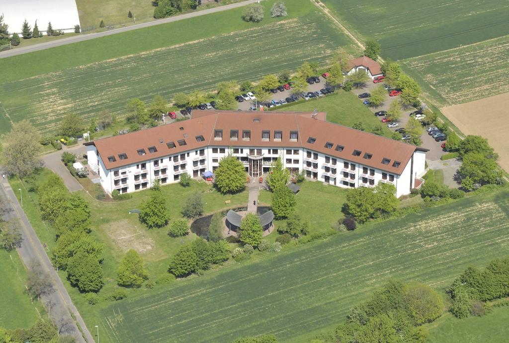 Tagungs- Und Bildungszentrum Steinbach/Taunus シュタインバッハ・アム・タウヌス エクステリア 写真