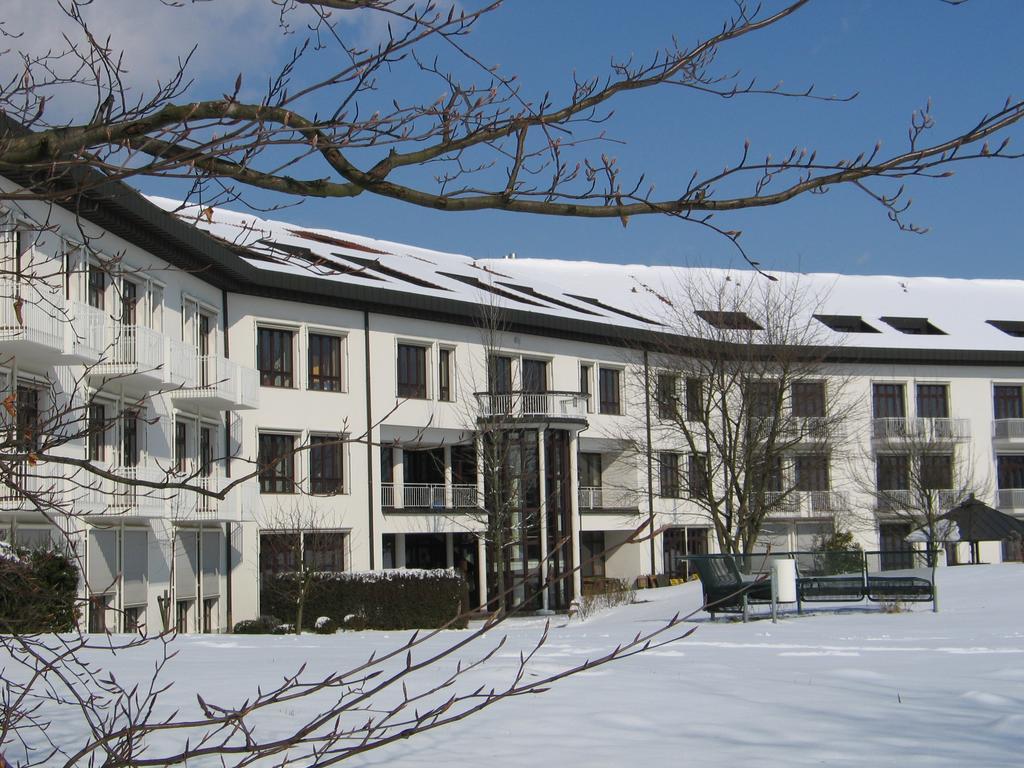 Tagungs- Und Bildungszentrum Steinbach/Taunus シュタインバッハ・アム・タウヌス エクステリア 写真
