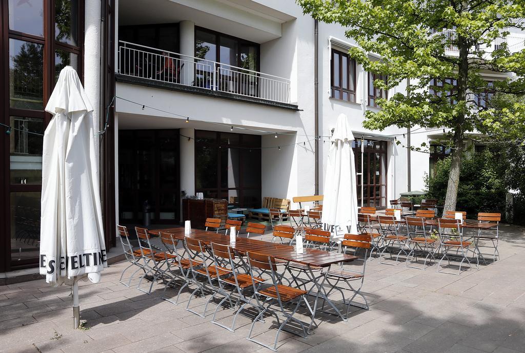 Tagungs- Und Bildungszentrum Steinbach/Taunus シュタインバッハ・アム・タウヌス エクステリア 写真